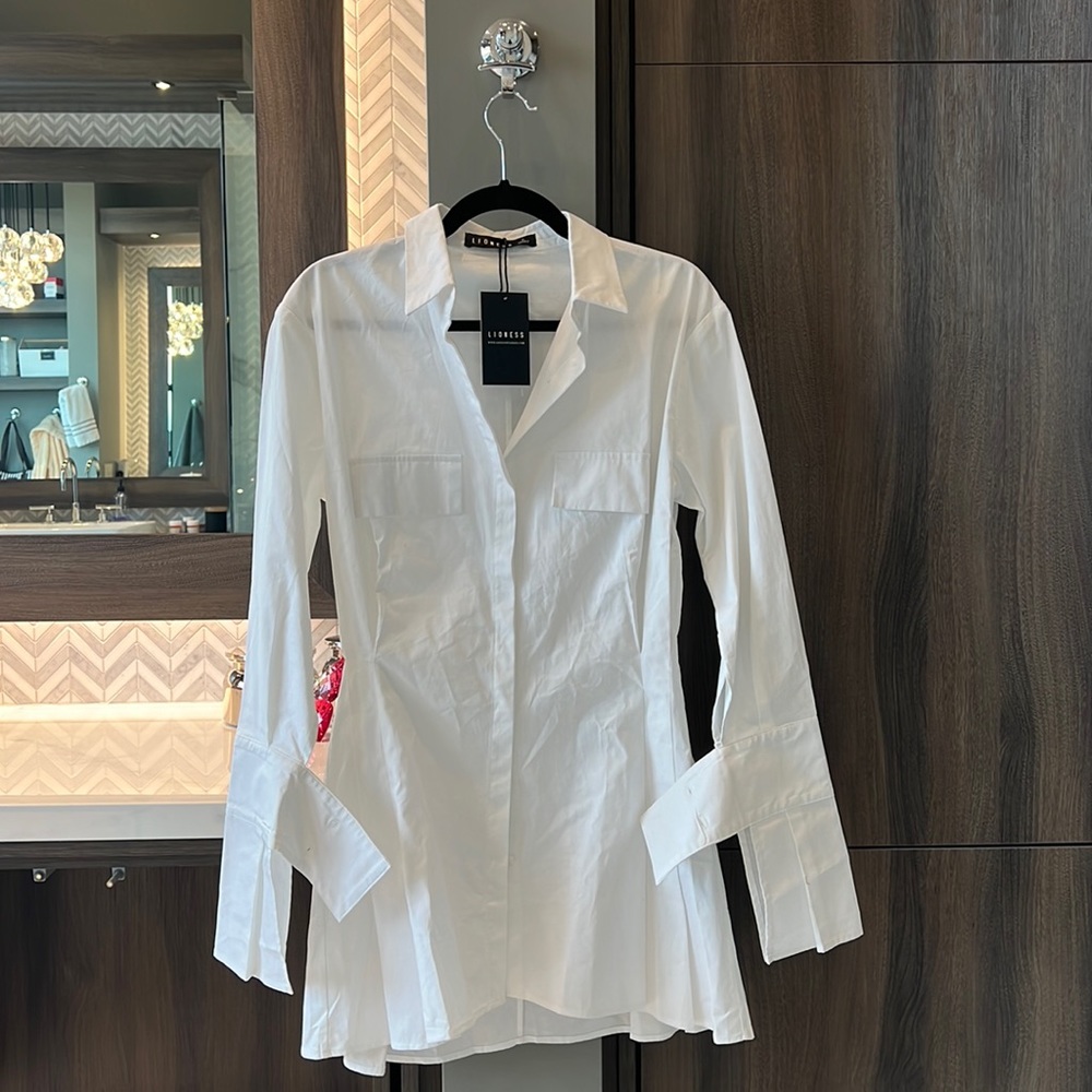 Lioness white tshirt dress NWT